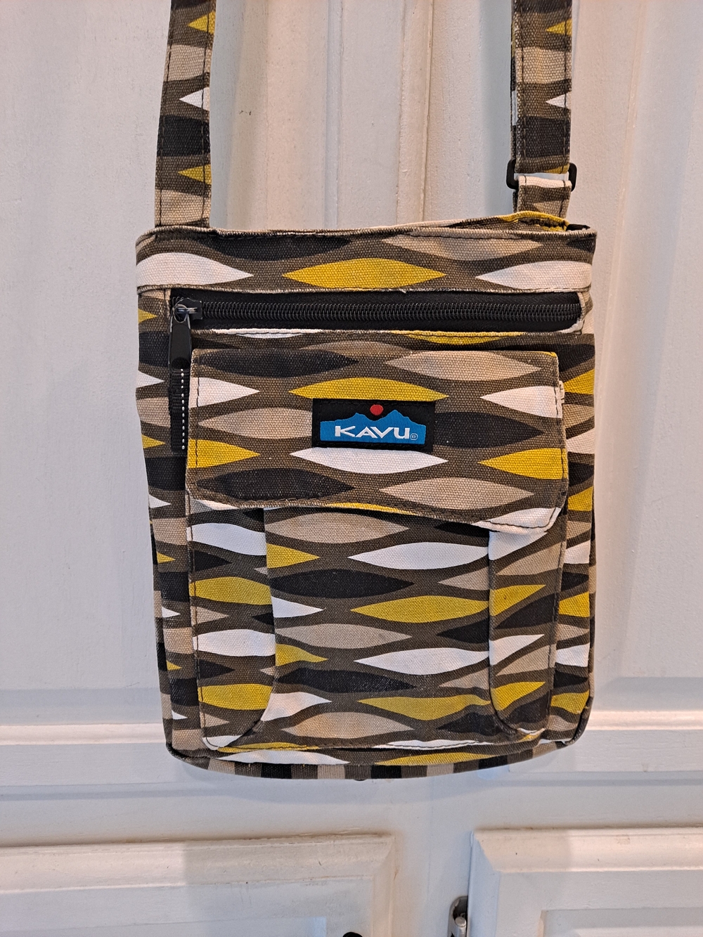 KAVU Keeper Crossbody Bag Geometric Retro Eye Mustard Beige Black White Cotton
